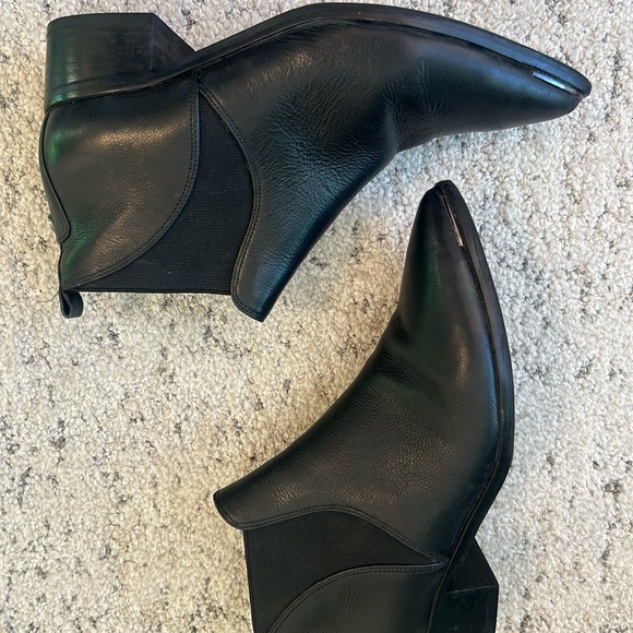 Marc Fisher “Yale” pointy steel pointed Chelsea boots in near new condition 7M - Picture 10 of 15